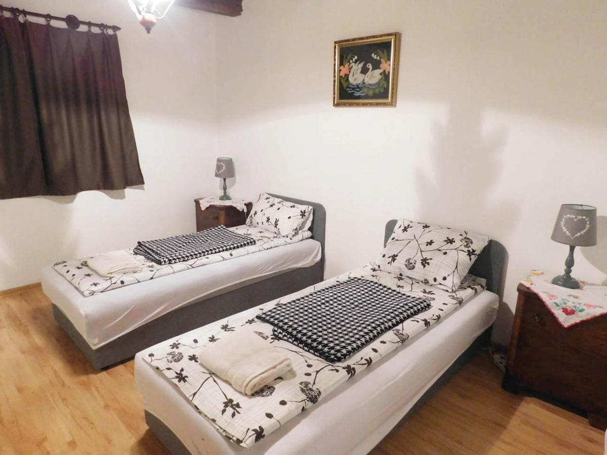 Joe Bacsi Rezidenciaja Daire Kisharsány Dış mekan fotoğraf